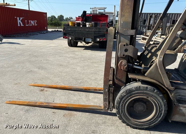 image for item DY8097 Komatsu FM25T-12 forklift