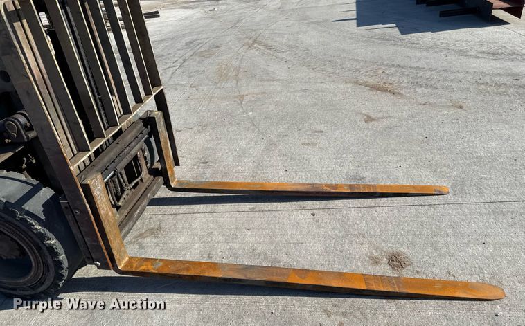 image for item DY8097 Komatsu FM25T-12 forklift