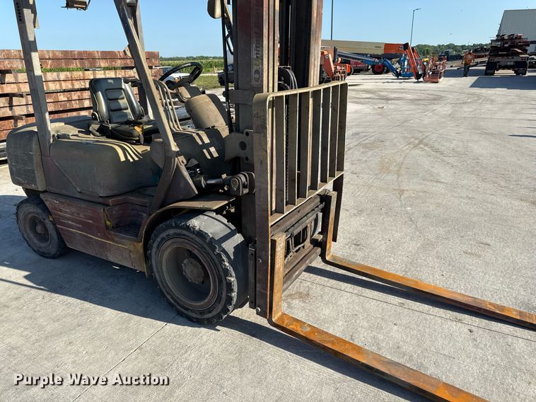 image for item DY8097 Komatsu FM25T-12 forklift