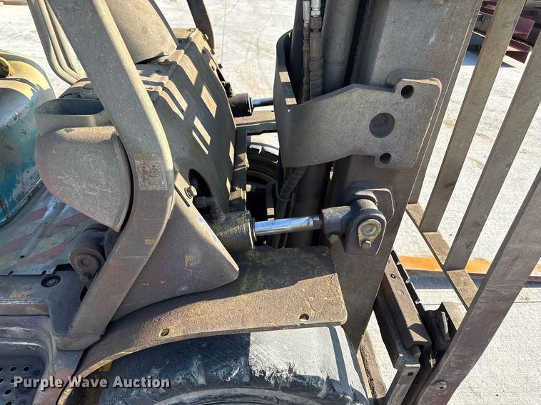 image for item DY8097 Komatsu FM25T-12 forklift