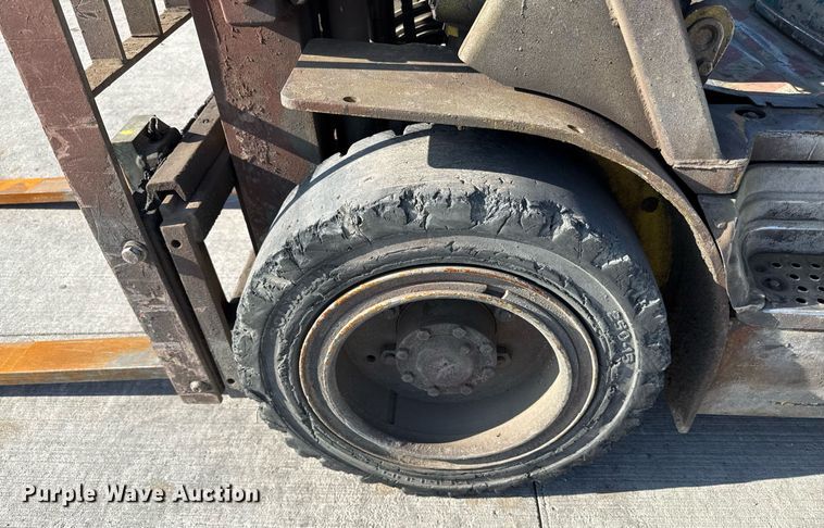 image for item DY8097 Komatsu FM25T-12 forklift