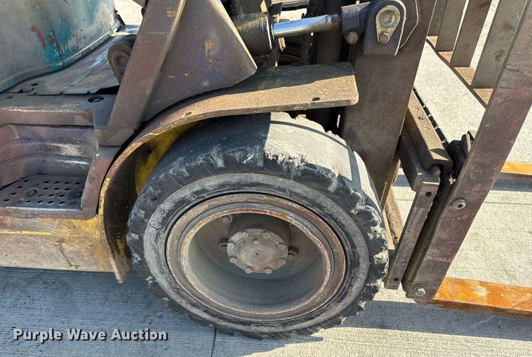image for item DY8097 Komatsu FM25T-12 forklift