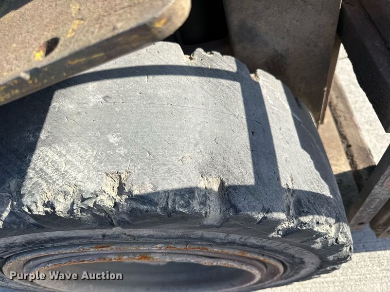 image for item DY8097 Komatsu FM25T-12 forklift