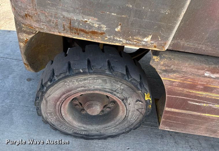 image for item DY8097 Komatsu FM25T-12 forklift