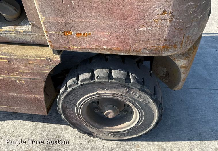 image for item DY8097 Komatsu FM25T-12 forklift