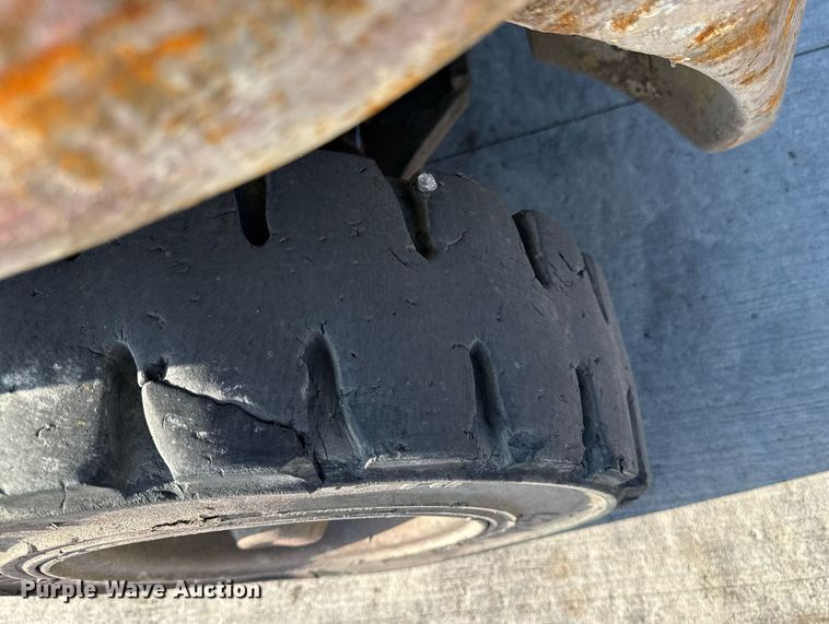 image for item DY8097 Komatsu FM25T-12 forklift