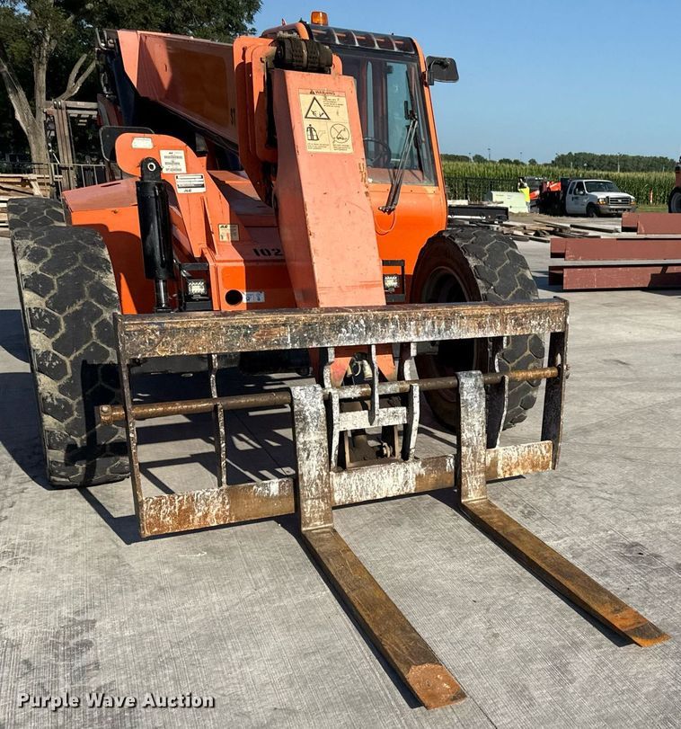 image for item DY8098 2014 JLG 8042 telehandler
