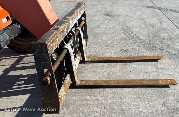 image for item DY8098 2014 JLG 8042 telehandler