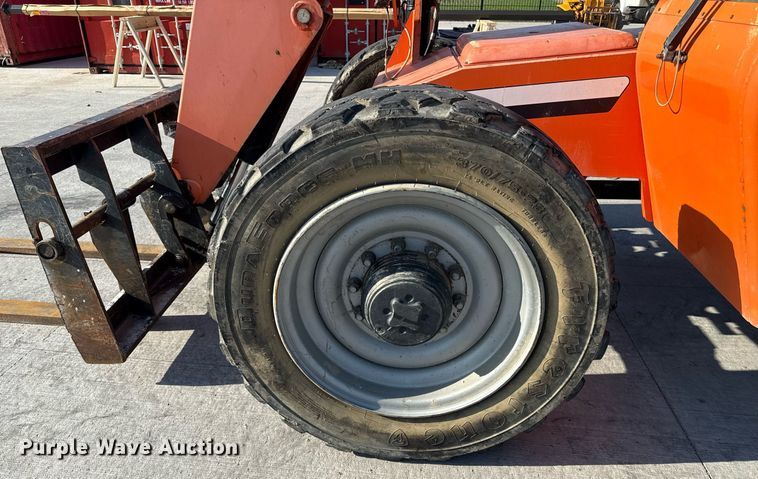 image for item DY8098 2014 JLG 8042 telehandler