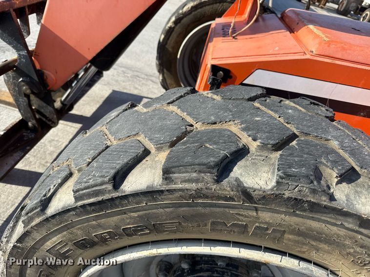 image for item DY8098 2014 JLG 8042 telehandler