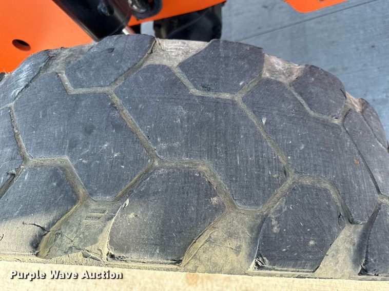 image for item DY8098 2014 JLG 8042 telehandler