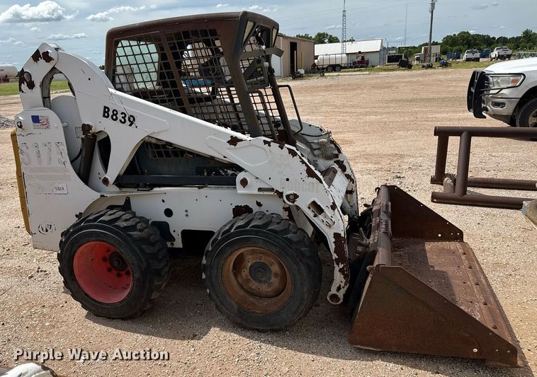 image for item DZ8623 2001 Bobcat S175 skid steer loader