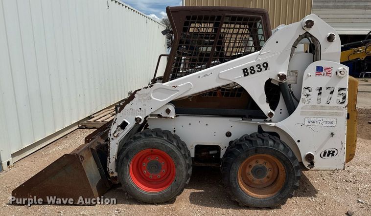 image for item DZ8623 2001 Bobcat S175 skid steer loader