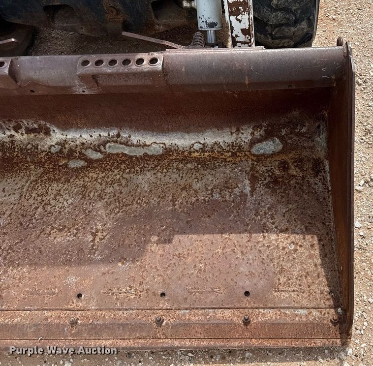 image for item DZ8623 2001 Bobcat S175 skid steer loader