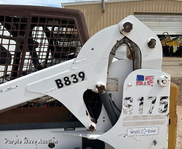 image for item DZ8623 2001 Bobcat S175 skid steer loader