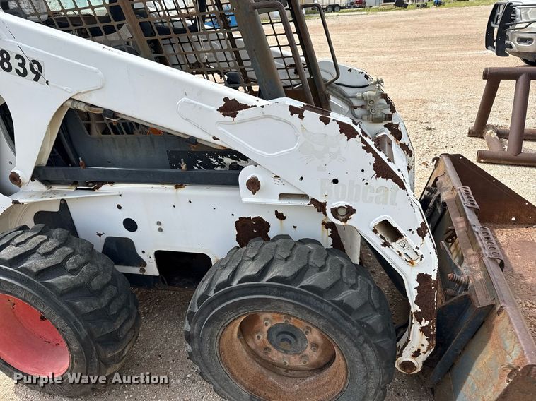 image for item DZ8623 2001 Bobcat S175 skid steer loader