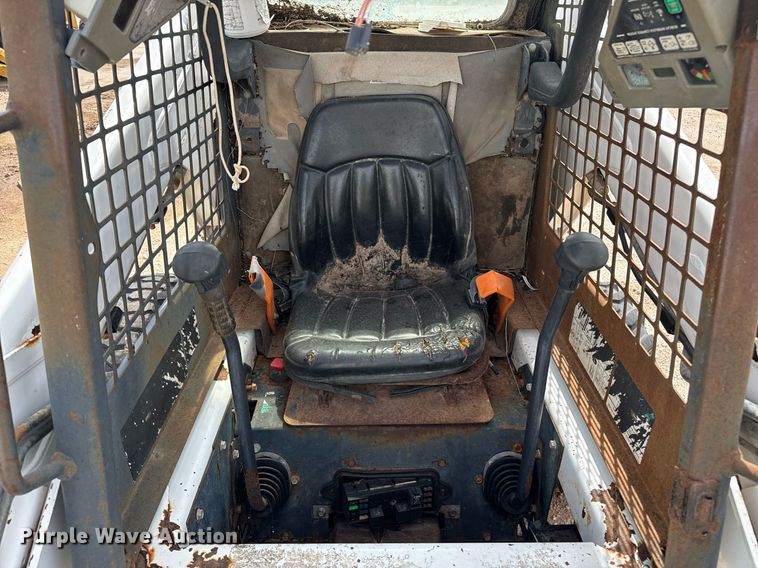 image for item DZ8623 2001 Bobcat S175 skid steer loader