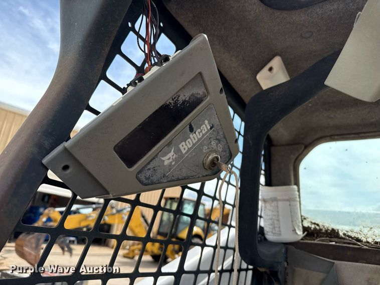 image for item DZ8623 2001 Bobcat S175 skid steer loader