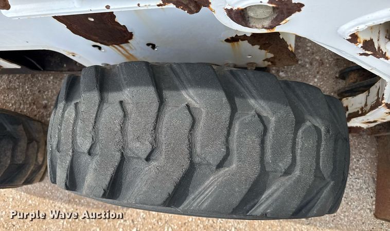 image for item DZ8623 2001 Bobcat S175 skid steer loader