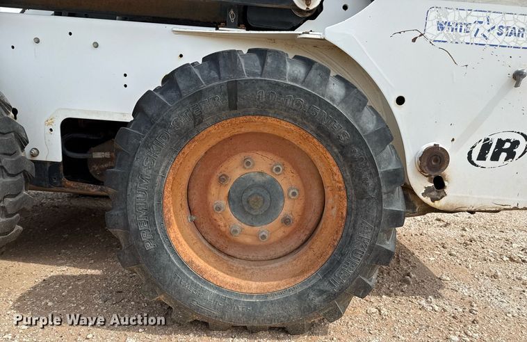 image for item DZ8623 2001 Bobcat S175 skid steer loader