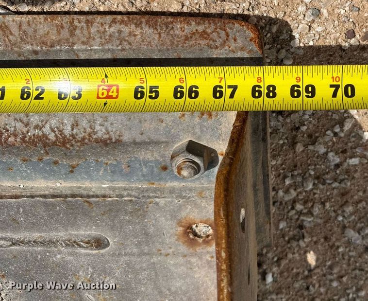 image for item DZ8624 1999 Bobcat 763 skid steer loader