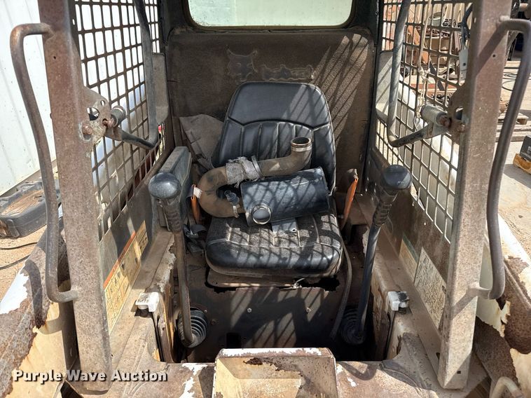 image for item DZ8624 1999 Bobcat 763 skid steer loader