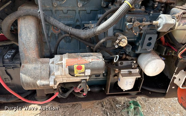 image for item DZ8624 1999 Bobcat 763 skid steer loader