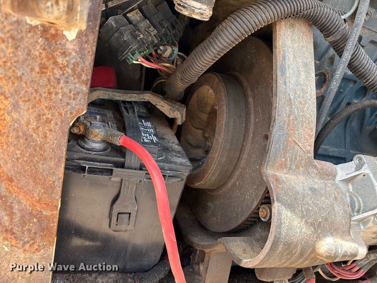 image for item DZ8624 1999 Bobcat 763 skid steer loader