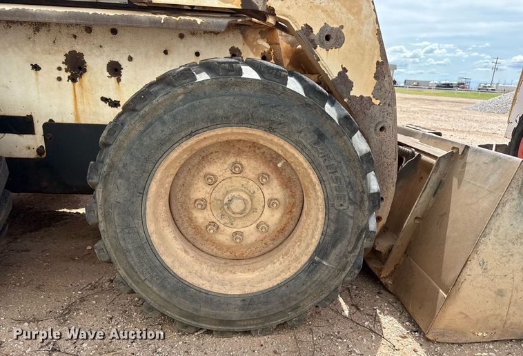 image for item DZ8624 1999 Bobcat 763 skid steer loader