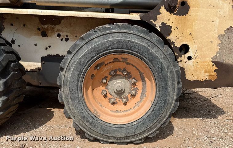 image for item DZ8624 1999 Bobcat 763 skid steer loader