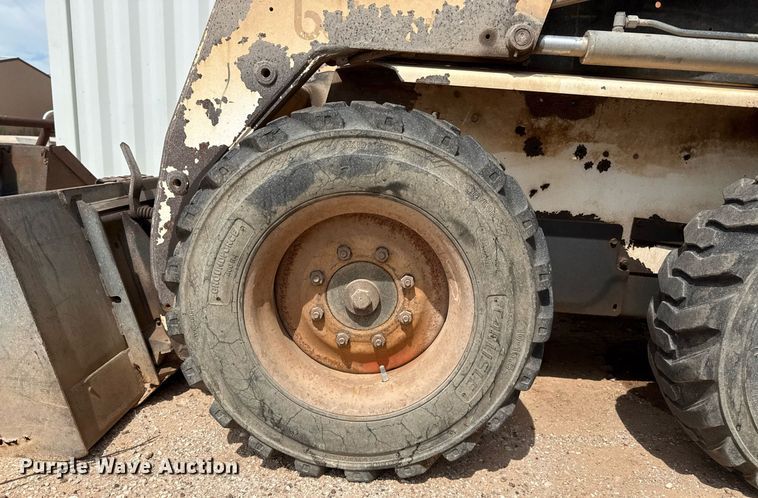 image for item DZ8624 1999 Bobcat 763 skid steer loader