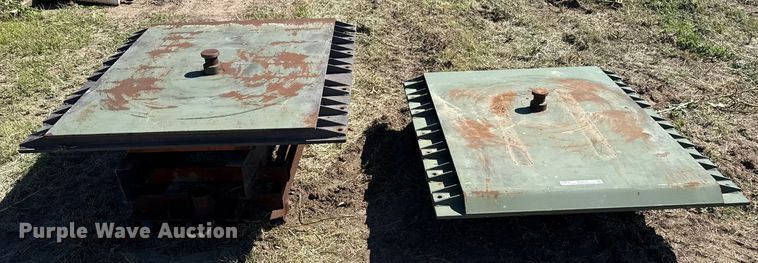 image for item DZ8634 (2) fifth wheel bases