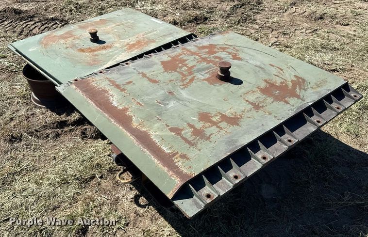 image for item DZ8634 (2) fifth wheel bases