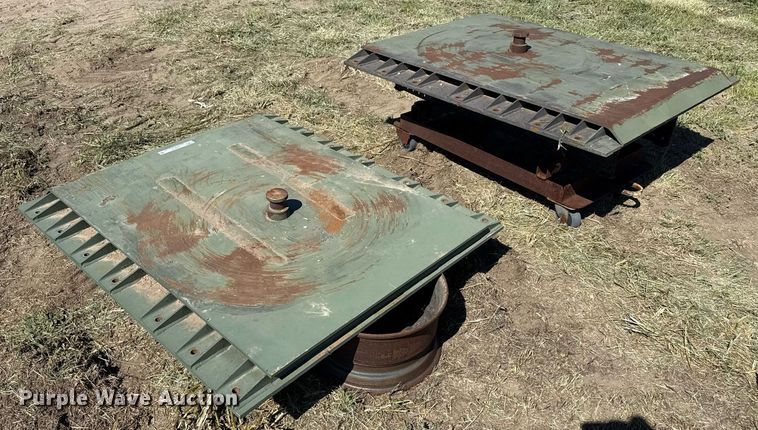 image for item DZ8634 (2) fifth wheel bases