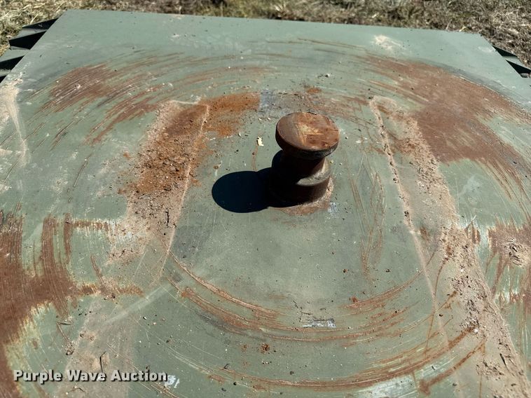 image for item DZ8634 (2) fifth wheel bases