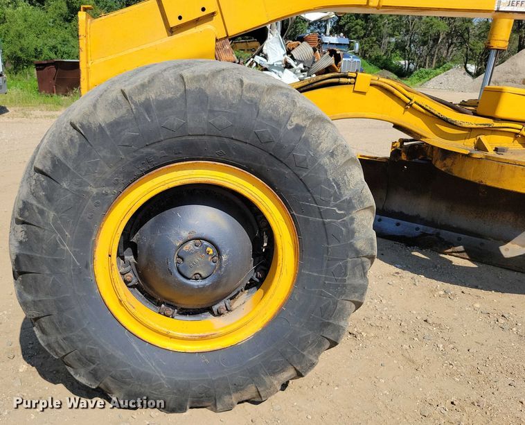 image for item EA2468 Galion T500M rigid frame motor grader