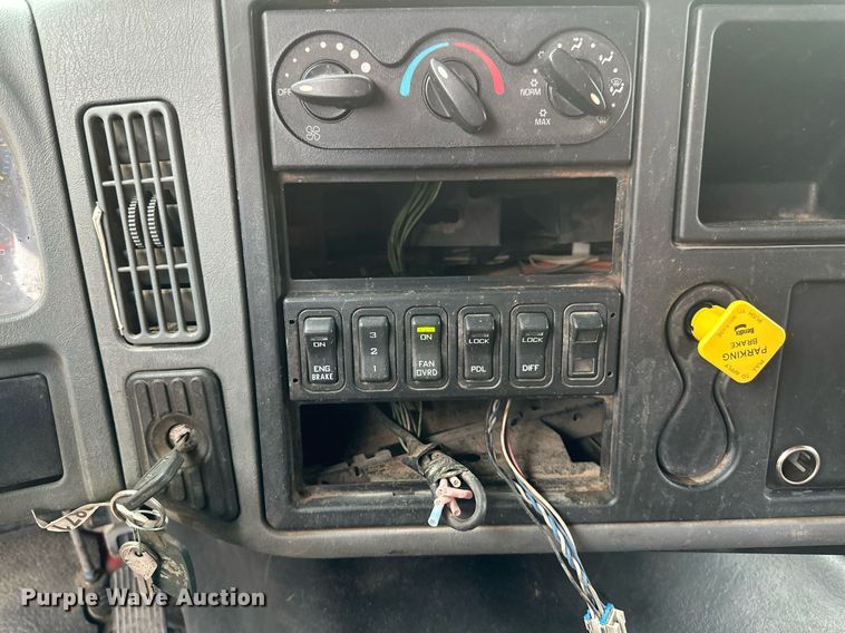 image for item EB2651 2007 International 7700 dump truck