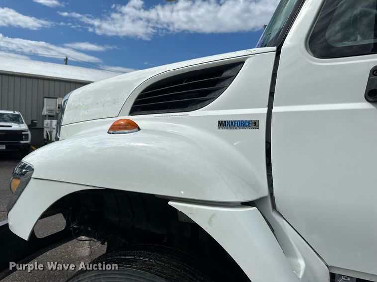 image for item EB2689 2011 International 7400 bucket truck