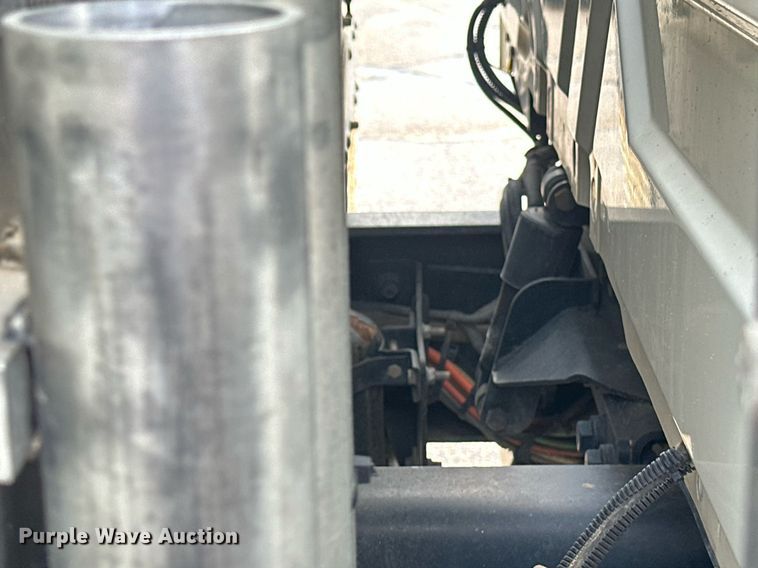 image for item EB2689 2011 International 7400 bucket truck