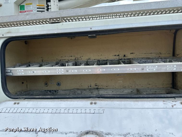 image for item EB2689 2011 International 7400 bucket truck