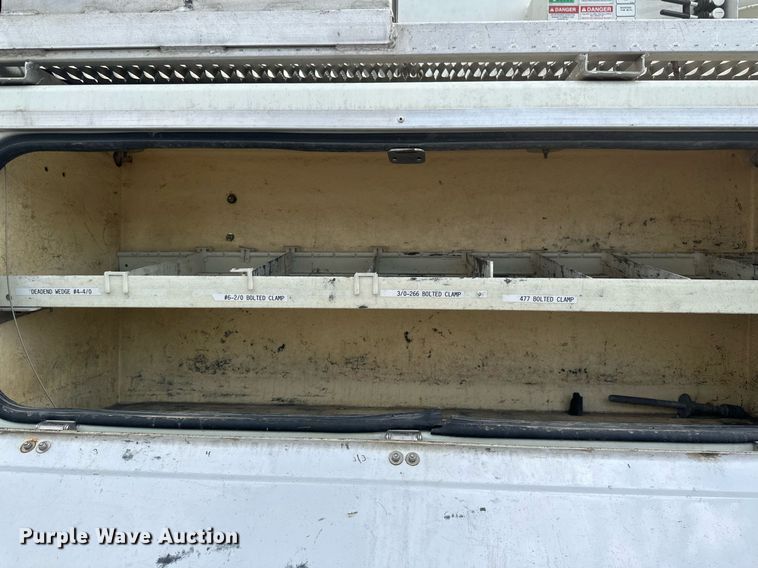 image for item EB2689 2011 International 7400 bucket truck