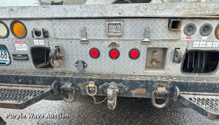 image for item EB2689 2011 International 7400 bucket truck