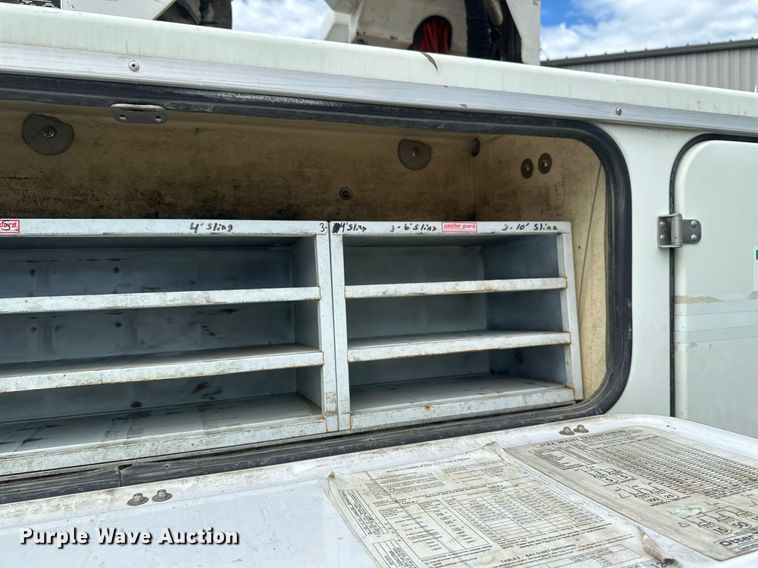 image for item EB2689 2011 International 7400 bucket truck