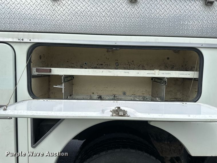 image for item EB2689 2011 International 7400 bucket truck