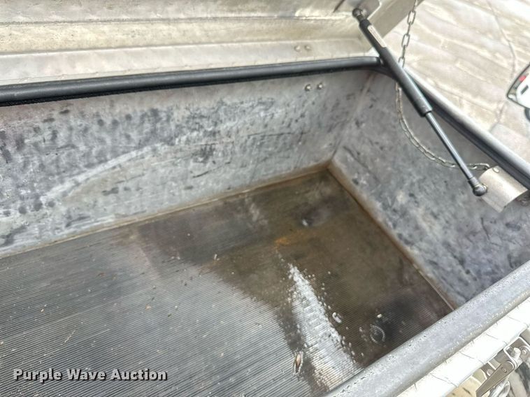 image for item EB2689 2011 International 7400 bucket truck