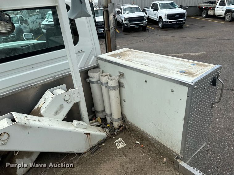 image for item EB2689 2011 International 7400 bucket truck