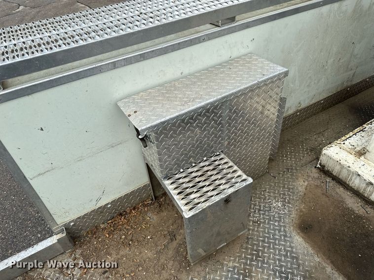 image for item EB2689 2011 International 7400 bucket truck