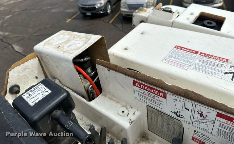 image for item EB2689 2011 International 7400 bucket truck