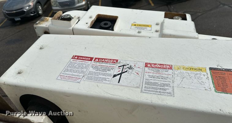 image for item EB2689 2011 International 7400 bucket truck