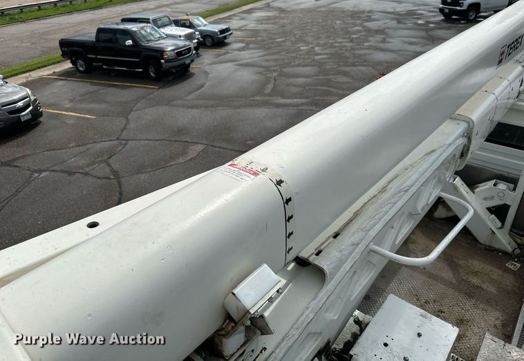 image for item EB2689 2011 International 7400 bucket truck